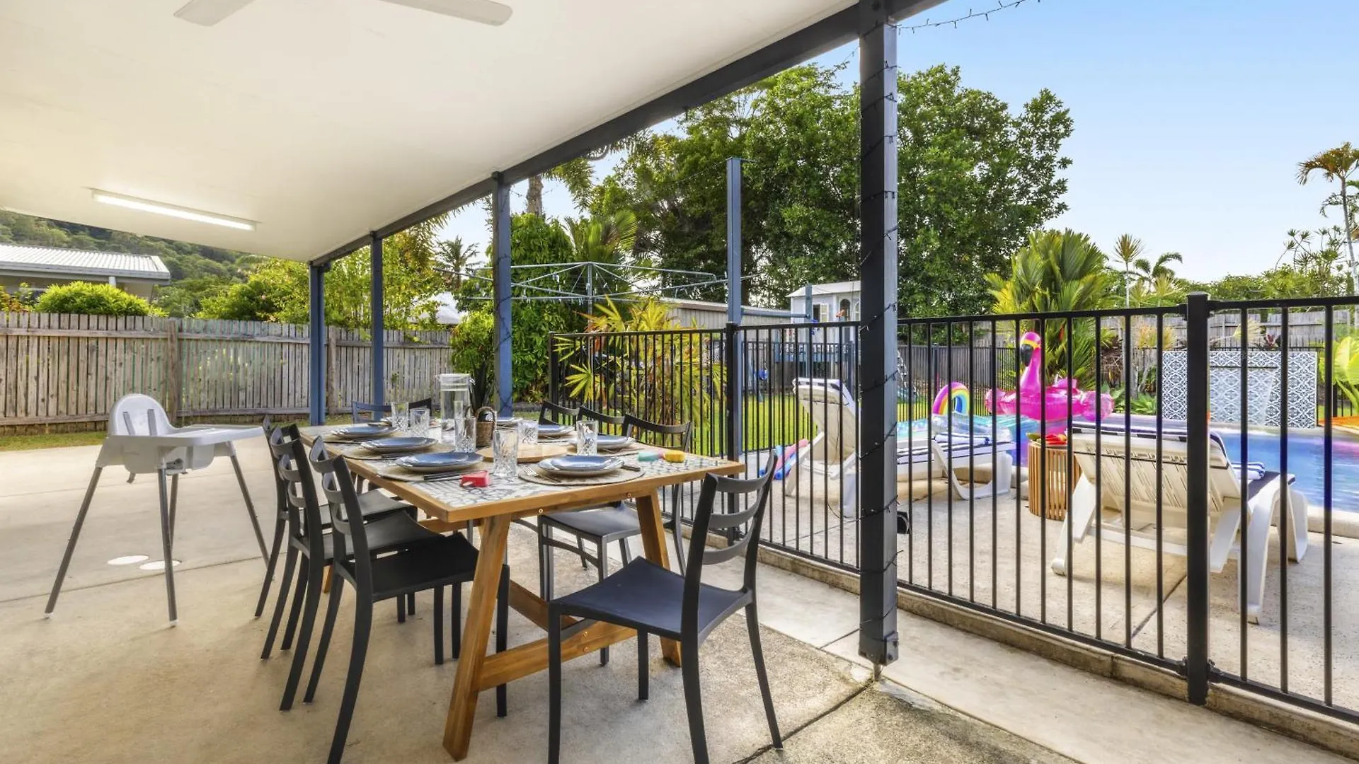 Trinity Oasis Luxury Home Trinity Beach Holiday home