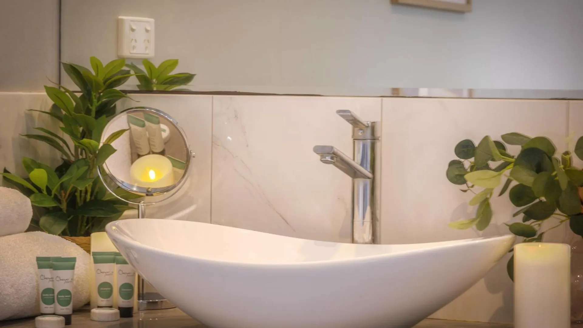 Trinity Oasis Luxury Home טריניטי ביץ' 0*,  אוסטרליה